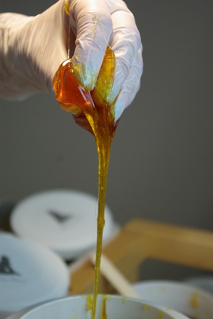 Pasta depilatoria e strumenti per la ceretta